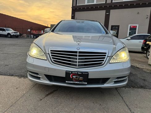Used 2012 Mercedes-Benz S 550 S 550 4MATIC Sedan 4D image 9