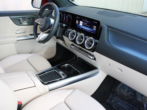 Used 2024 Mercedes-Benz GLA 250 w/ Exclusive Package image 13