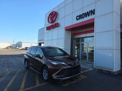 Used 2022 Toyota Sienna XLE