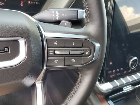 Used 2025 GMC Yukon XL Denali AWD/4WD image 26
