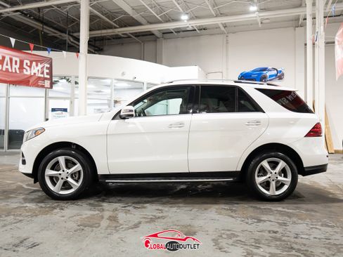 Used 2016 Mercedes-Benz GLE 350 w/ Premium Package image 4
