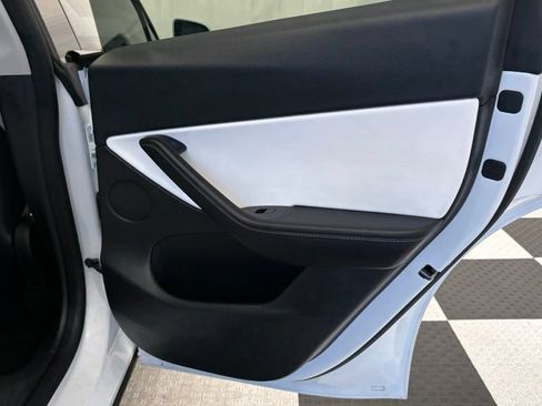 Used 2022 Tesla Model Y Performance AWD/4WD image 29