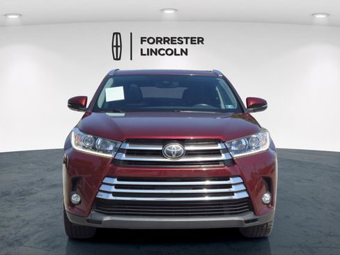 Used 2017 Toyota Highlander Limited w/ Carpet Mat Package AWD/4WD image 8