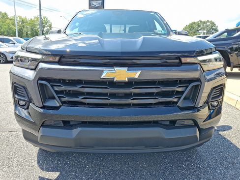 Used 2023 Chevrolet Colorado LT w/ LT Convenience Package III AWD/4WD image 2
