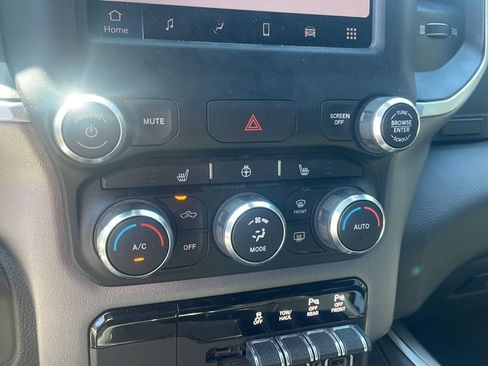 Used 2022 RAM 1500 Big Horn AWD/4WD image 18