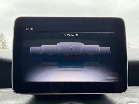 Used 2019 Mercedes-Benz GLA 250 4MATIC image 21