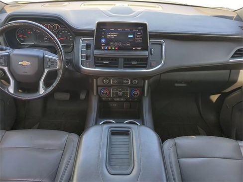 Used 2021 Chevrolet Suburban LT w/ LT Signature Package image 18