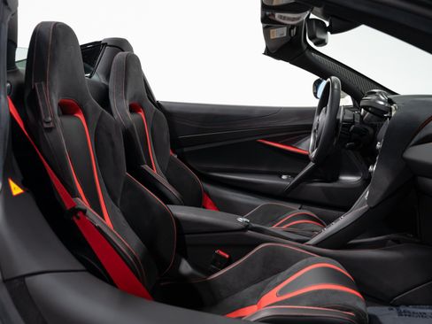 Used 2021 McLaren 720S Performance RWD image 70