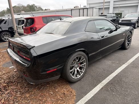 Used 2015 Dodge Challenger SRT w/ Technology Group image 6