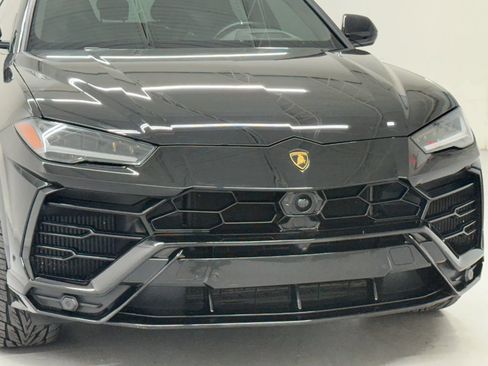 Used 2021 Lamborghini Urus image 11