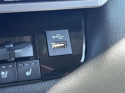 Used 2023 Toyota Tundra Limited image 34