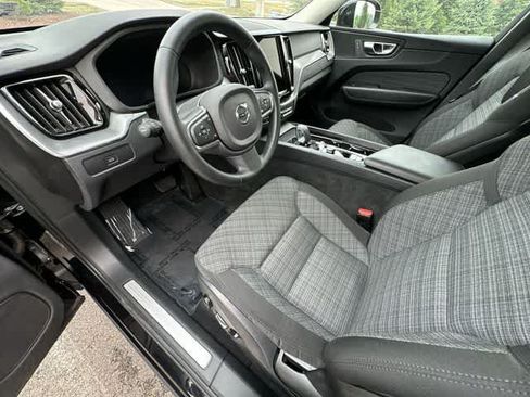 Used 2023 Volvo XC60 B5 Core AWD/4WD image 17
