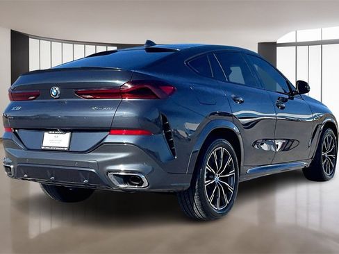 Used 2022 BMW X6 xDrive40i w/ M Sport Package image 2