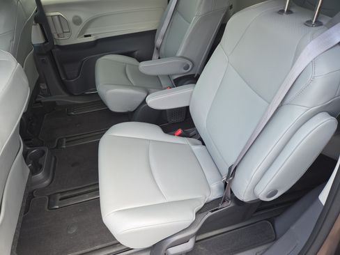 Certified 2024 Toyota Sienna XLE w/ XLE Plus Package AWD/4WD image 19