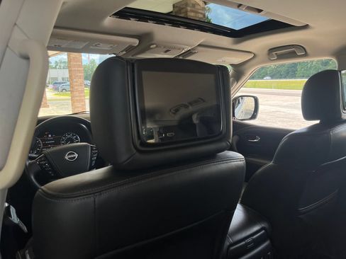 Used 2022 Nissan Armada Platinum w/ Captain's Chairs Package RWD image 35