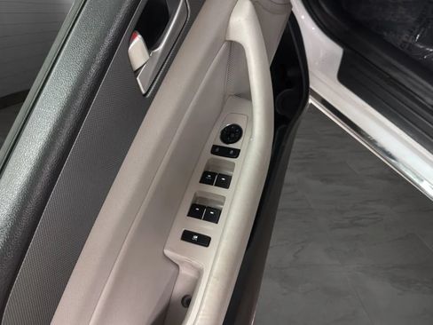 Used 2016 Hyundai Sonata SE FWD image 25