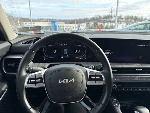 Used 2024 Kia Telluride EX image 12
