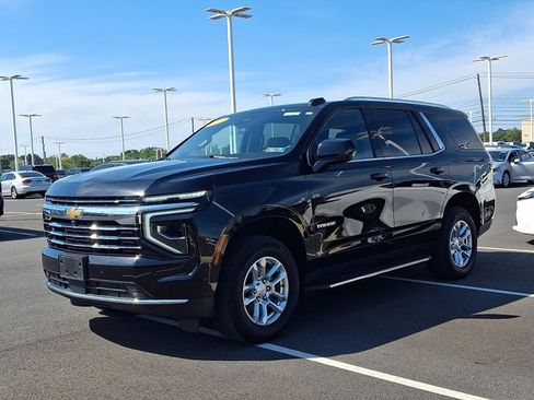 Used 2025 Chevrolet Tahoe LT AWD/4WD image 3
