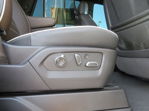 Used 2025 GMC Yukon Denali Ultimate image 38