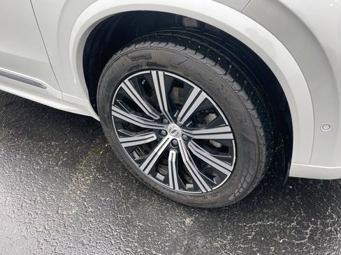 Used 2023 Volvo XC90 B5 Plus image 3