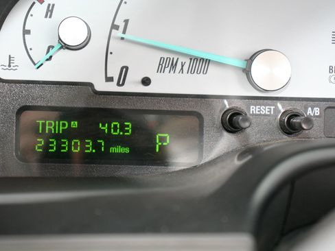 Used 2002 Ford Thunderbird RWD image 4