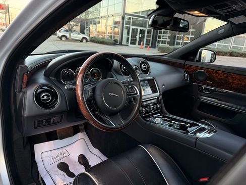 Used 2015 Jaguar XJ Supercharged image 47
