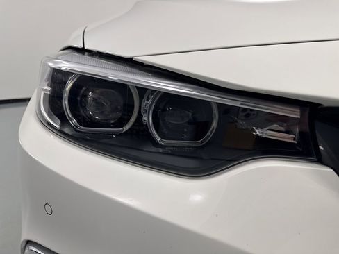 Used 2018 BMW 430i xDrive Convertible image 2