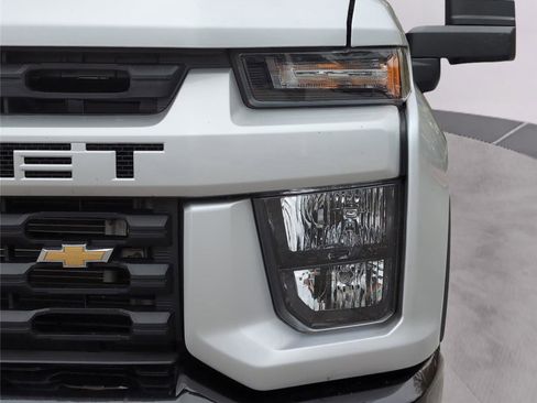 Used 2023 Chevrolet Silverado 2500 Custom w/ Custom Value Package image 12