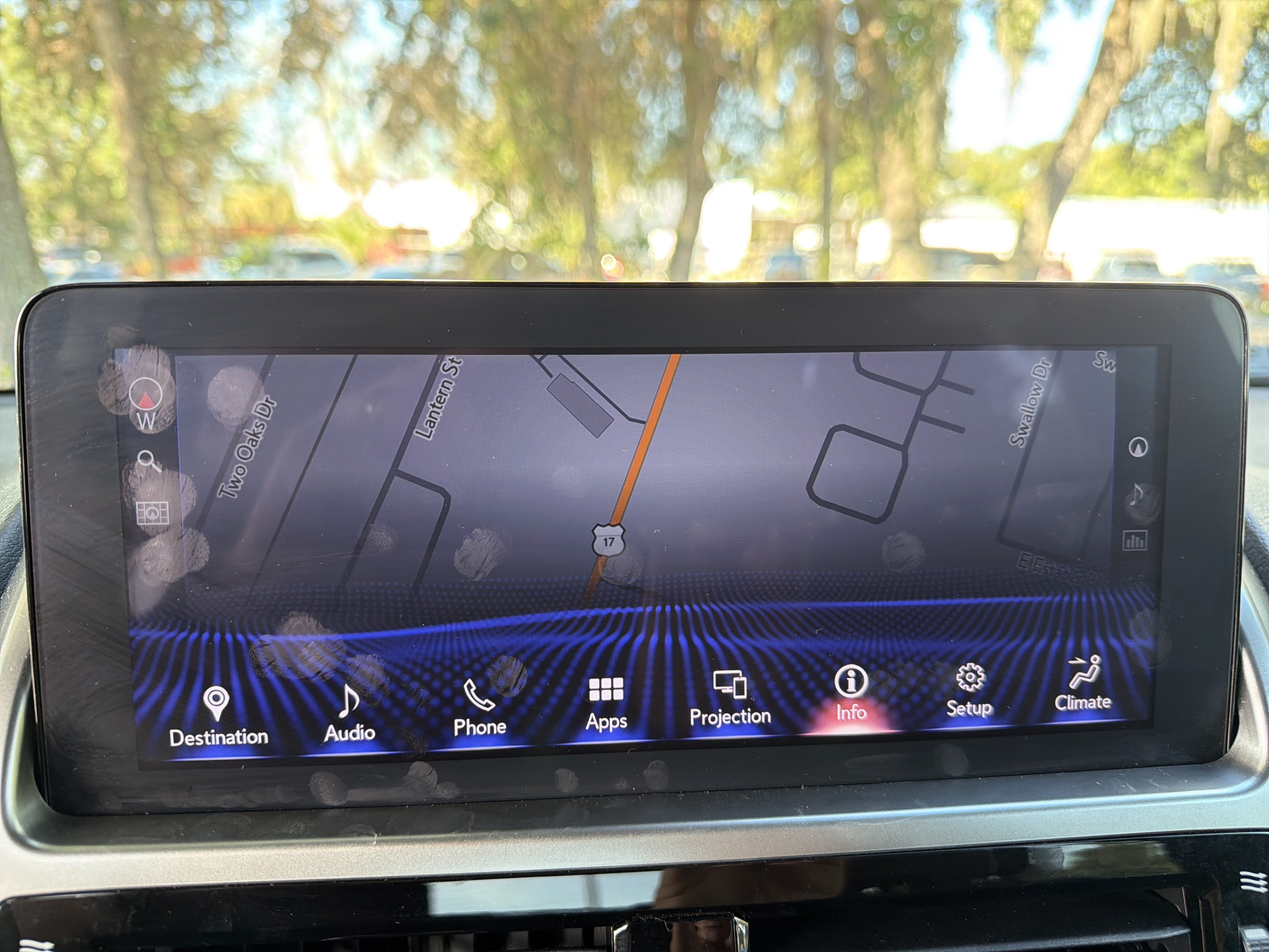 Used 2022 Lexus GX 460 Premium w/ Accessory Package AWD/4WD image 24