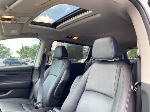 Used 2025 Honda Odyssey EX-L image 2