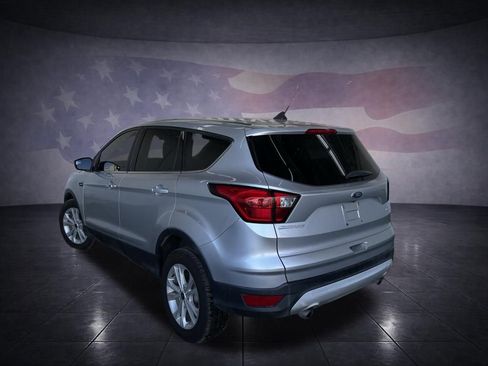 Used 2019 Ford Escape SE image 5