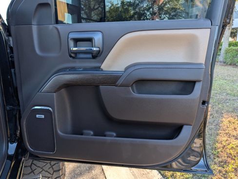 Used 2017 GMC Sierra 2500 Denali w/ Duramax Plus Package image 15