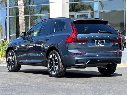 Certified 2026 Volvo XC60 B5 Plus AWD/4WD image 3
