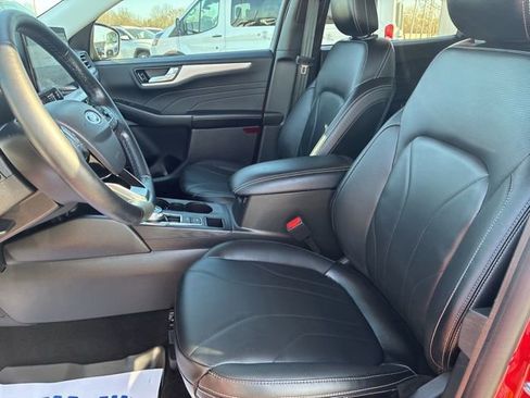 Used 2025 Ford Escape Platinum w/ Premium Technology Package image 21