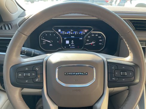 Certified 2021 GMC Yukon Denali image 7
