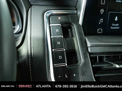 Used 2023 GMC Yukon XL SLT AWD/4WD image 35