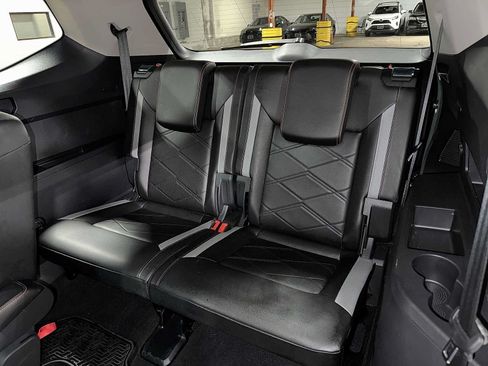 Used 2024 Volkswagen Atlas Peak Edition SE AWD/4WD image 18