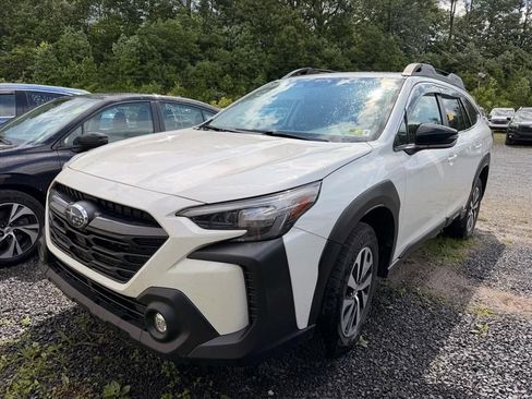 Certified 2025 Subaru Outback Premium AWD/4WD image 2