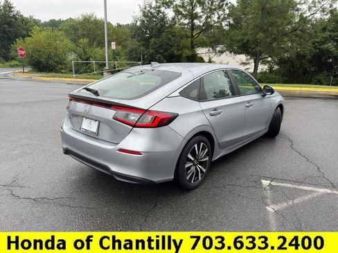 Used 2024 Honda Civic EX-L image 7
