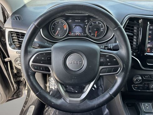 Used 2019 Jeep Cherokee Limited FWD image 27