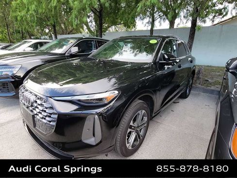 Certified 2025 Audi Q5 Premium w/ Convenience Package AWD/4WD image 2