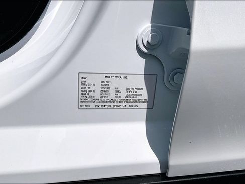 Used 2023 Tesla Model Y Long Range AWD/4WD image 19