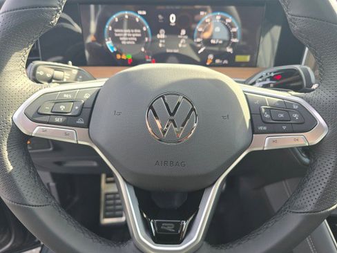 New 2026 Volkswagen Tiguan SEL R-Line AWD/4WD image 30