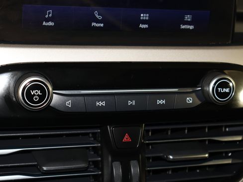 Used 2022 Ford Escape SE w/ SE Sport Appearance Package image 24