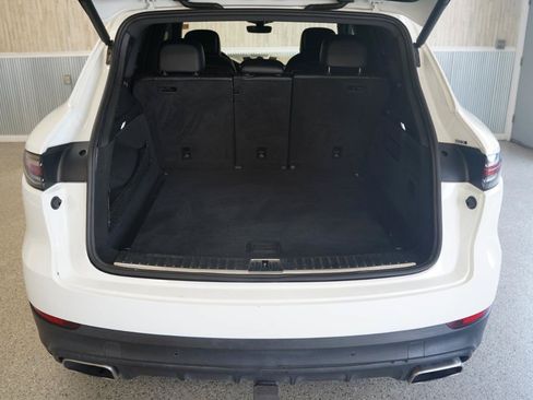 Used 2020 Porsche Cayenne AWD/4WD image 40