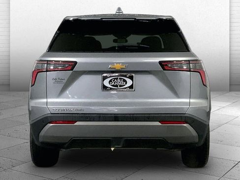 Used 2025 Chevrolet Equinox LT image 3