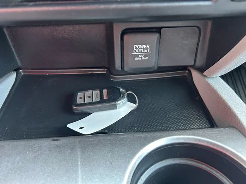Used 2018 Honda Ridgeline RTL image 12