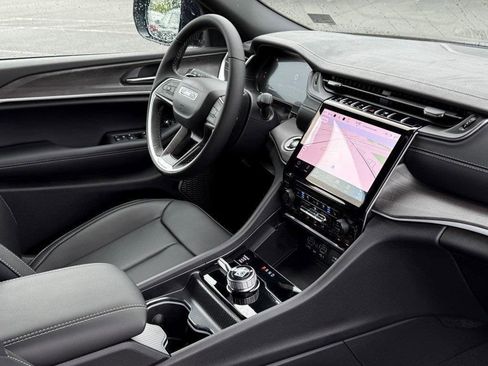 New 2025 Jeep Grand Cherokee L Limited w/ Luxury Tech Group II image 7