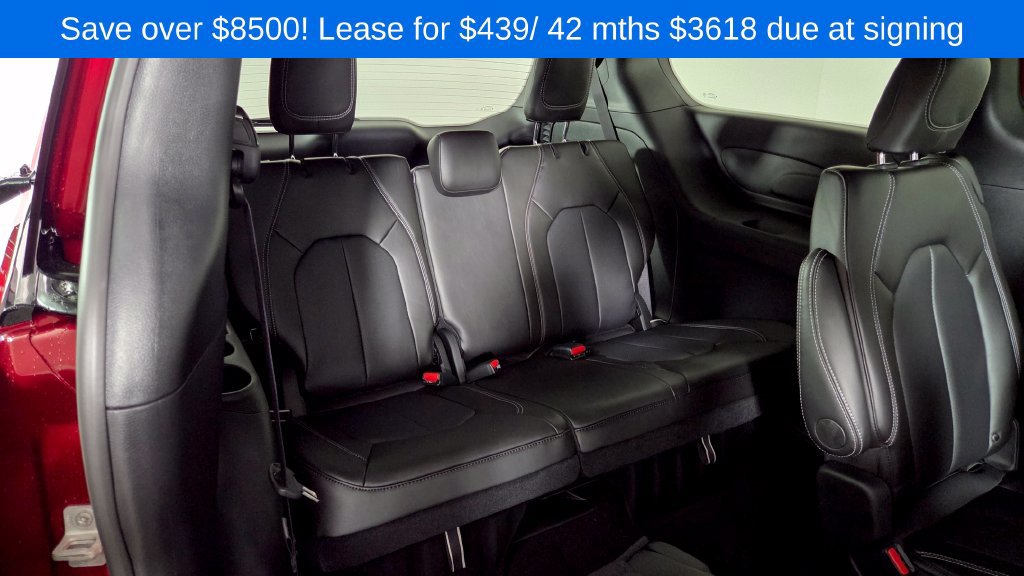 New 2026 Chrysler Pacifica Select FWD image 33