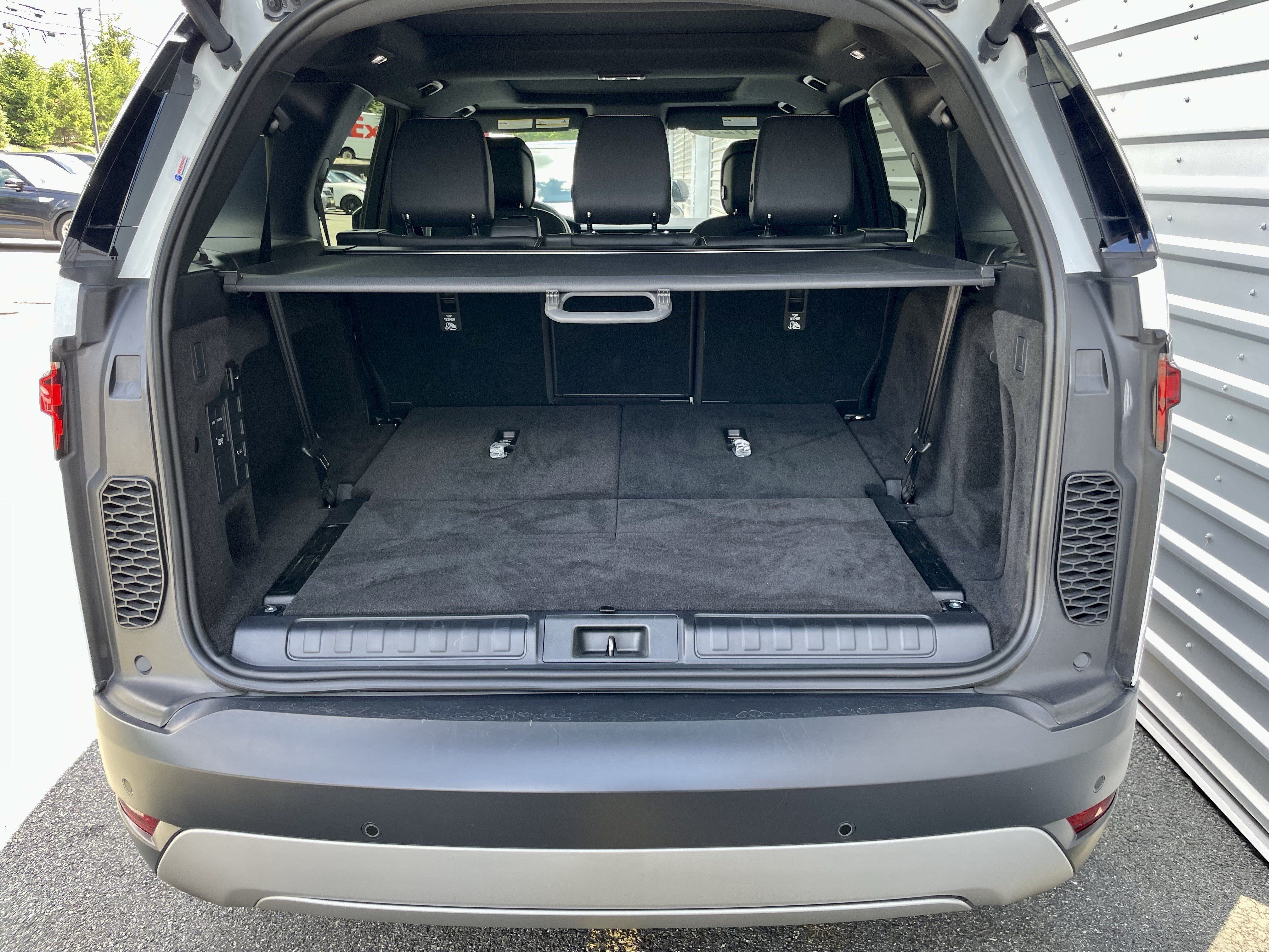Certified 2025 Land Rover Discovery S AWD/4WD image 40